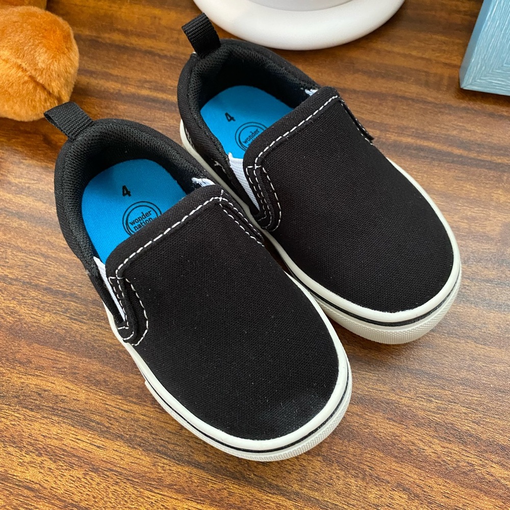 Wonder Nation Baby, Toddler, and Boys Casual Slip-On Sneakers